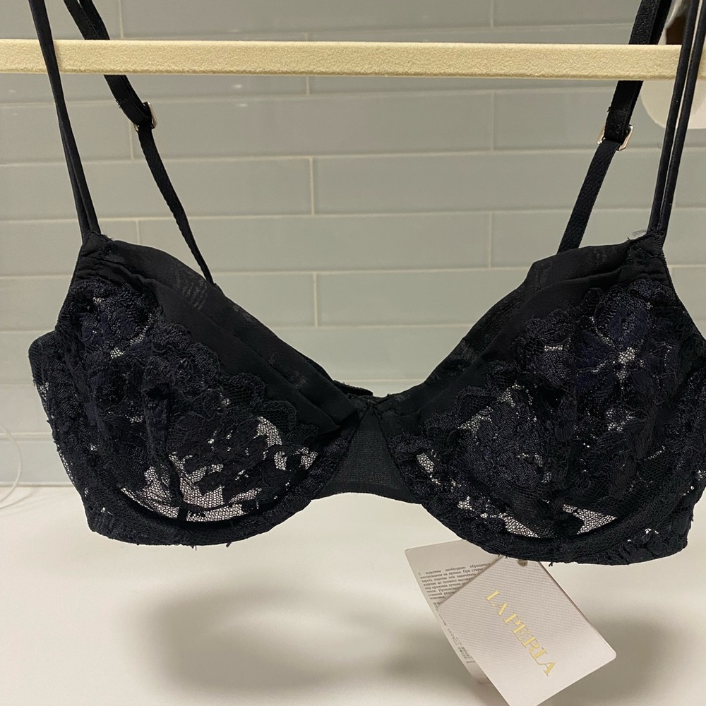 NWT - La Perla black lace bra. Size 32C.